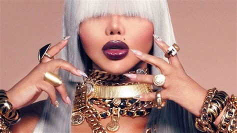 lil kim blue chanel hair|Lil Kim Previews A Promotional Shot Dripped In .